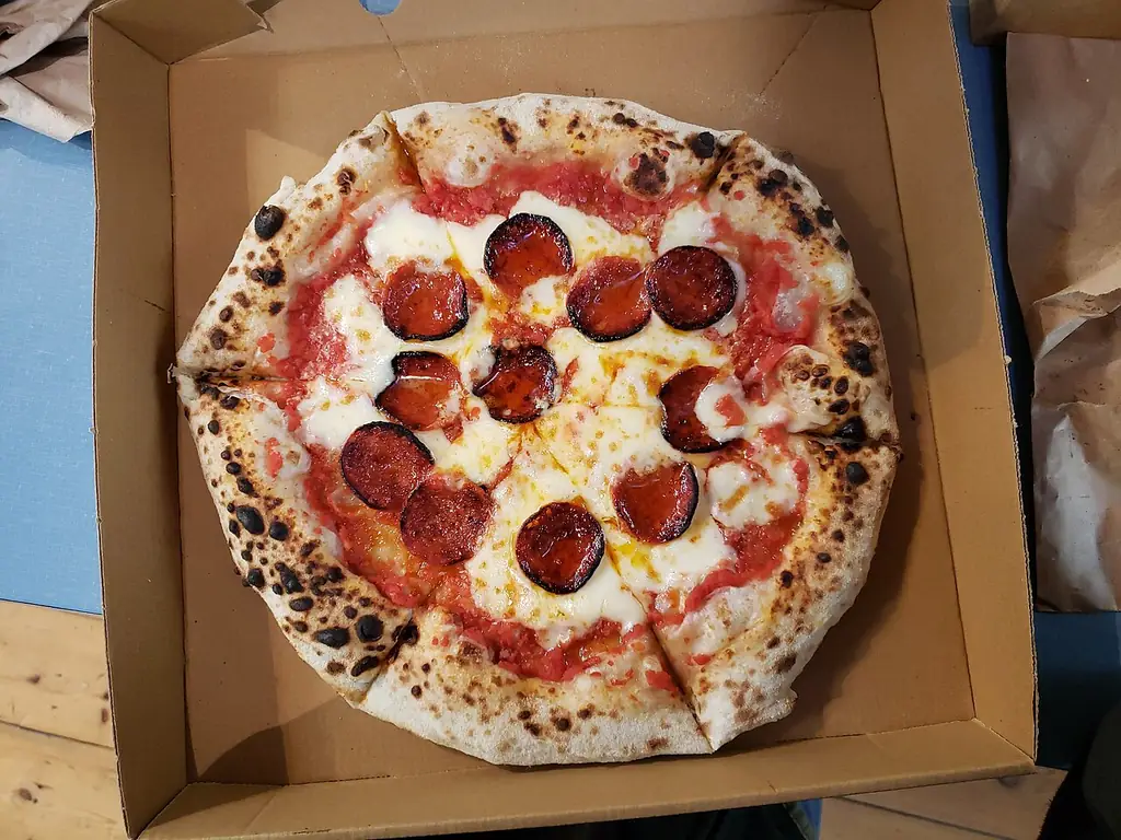 Pizza Salámová